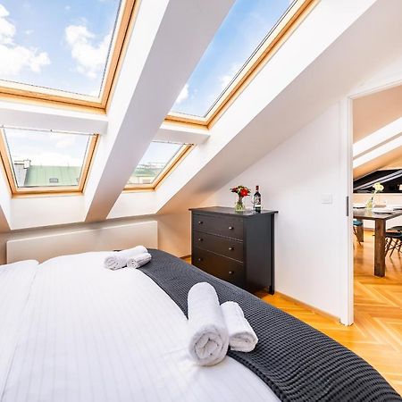 Luxurious Woodrow Wilson Apt In Prague Centre Buitenkant foto