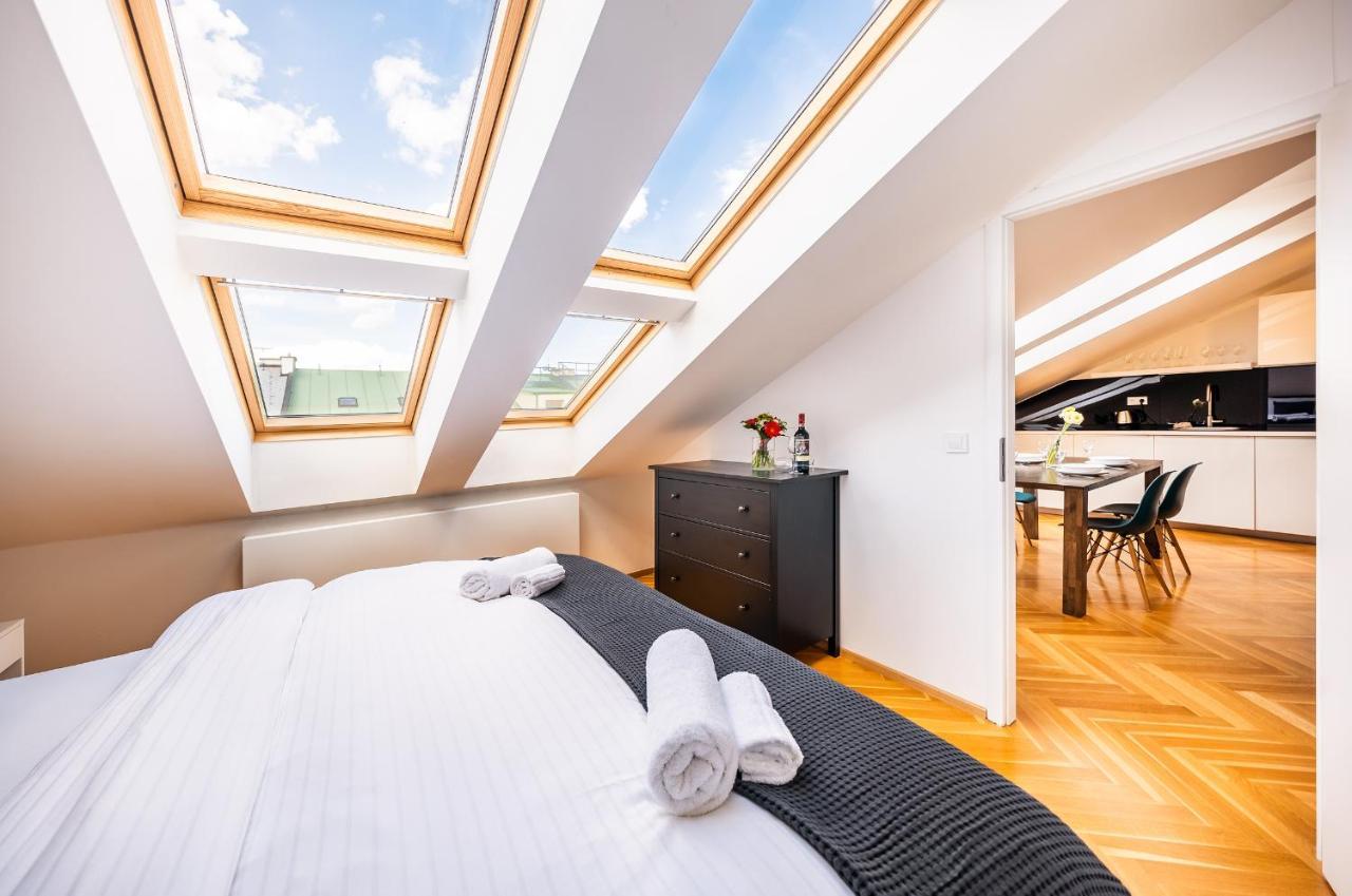 Luxurious Woodrow Wilson Apt In Prague Centre Buitenkant foto