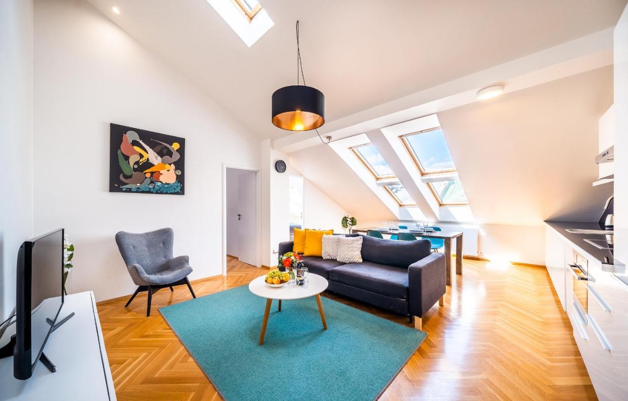 Luxurious Woodrow Wilson Apt In Prague Centre Buitenkant foto