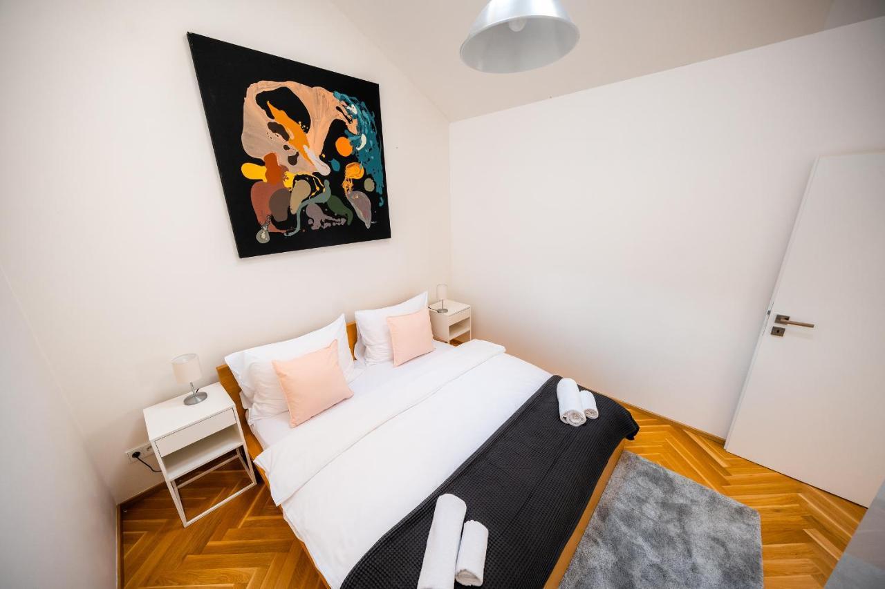 Luxurious Woodrow Wilson Apt In Prague Centre Buitenkant foto
