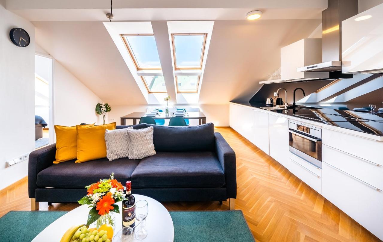 Luxurious Woodrow Wilson Apt In Prague Centre Buitenkant foto
