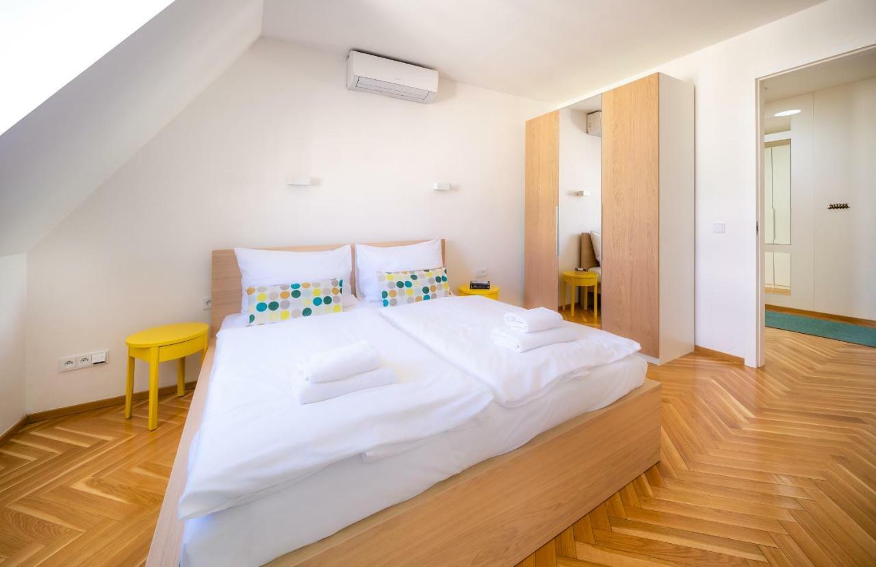 Luxurious Woodrow Wilson Apt In Prague Centre Buitenkant foto