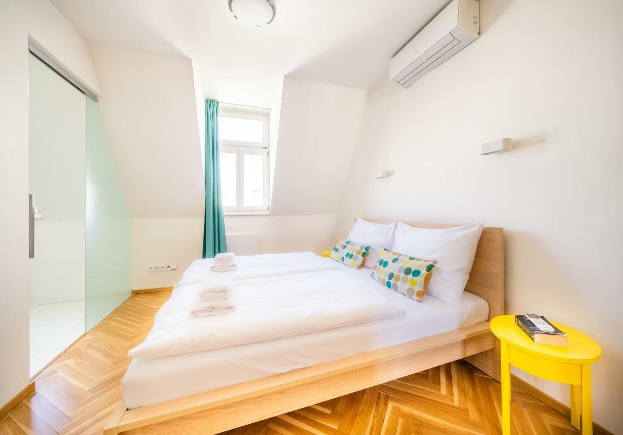 Luxurious Woodrow Wilson Apt In Prague Centre Buitenkant foto