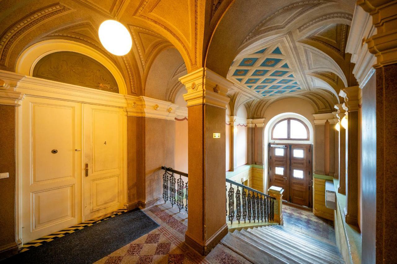 Luxurious Woodrow Wilson Apt In Prague Centre Buitenkant foto